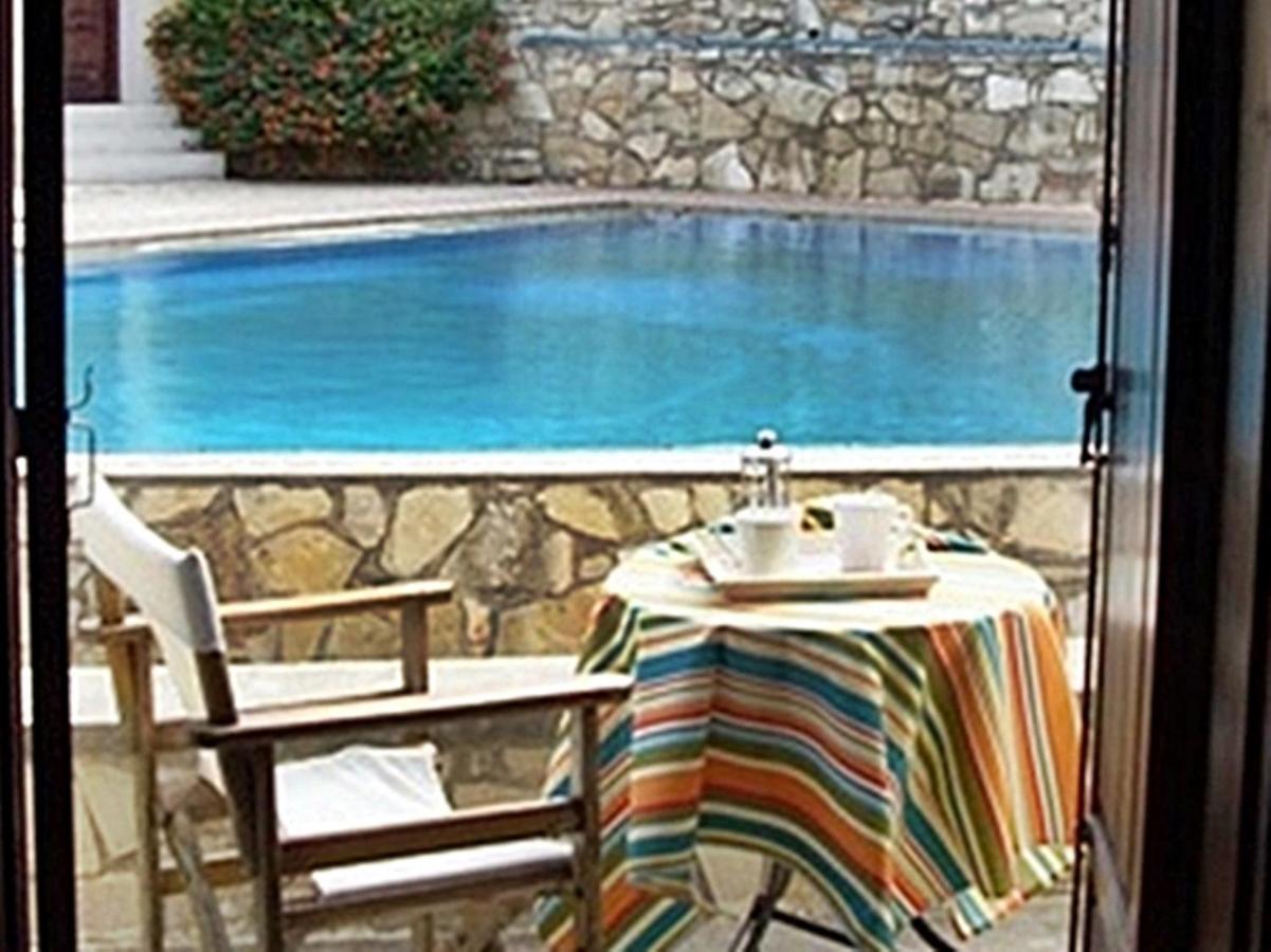 Heliopetra Independant Studios -Village Close To Beaches -Sharing A Large Pool Koprana المظهر الخارجي الصورة